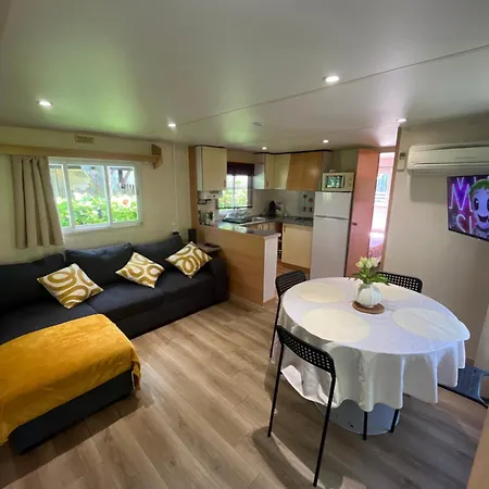 Mobile-home Entierement Equipe, Riviere En Contrebas キャンプ場 *