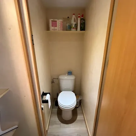 Mobile-home Entierement Equipe, Riviere En Contrebas キャンプ場